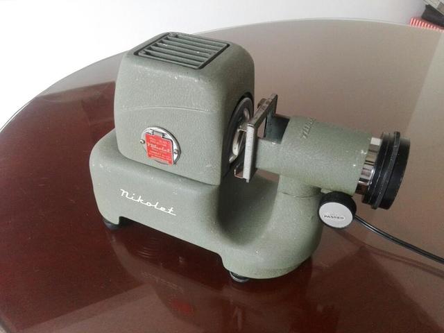 Surge la era audiovisual con el proyector de filminas