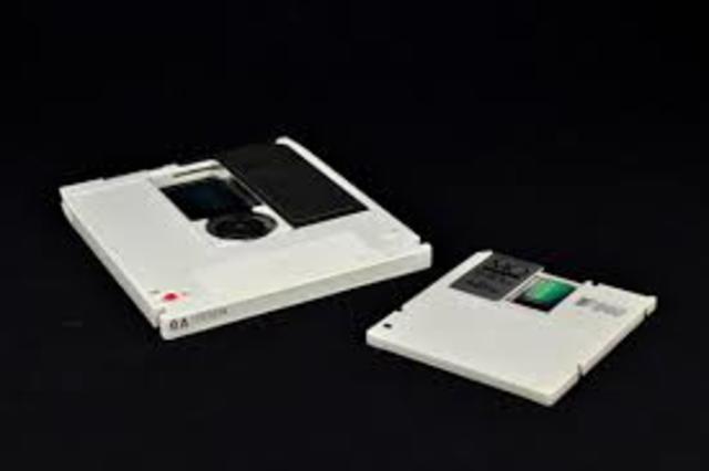 CASETERAS DE CINTAS MAGNÉTICAS (ALMACENAMIENTO)