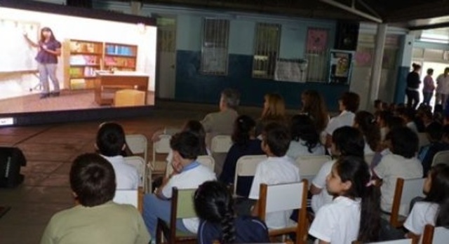 China transmitía clases vía televisión