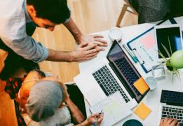 Sector Cuaternario o sector de la información