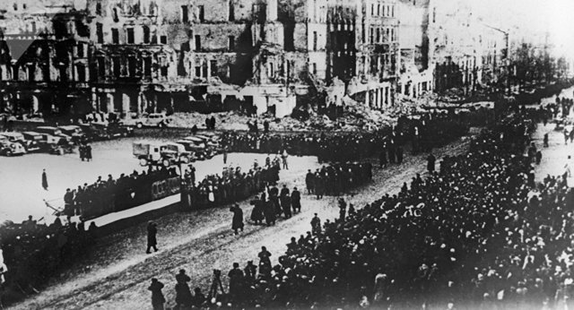 LIBERACIÓN DE POLONIA