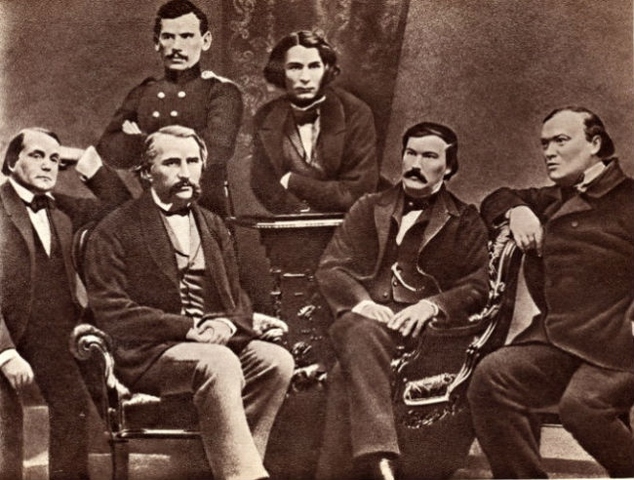 Петербургское общество