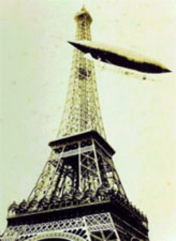 Santos-Dumont going around the Eiffel Tower with its No. 6