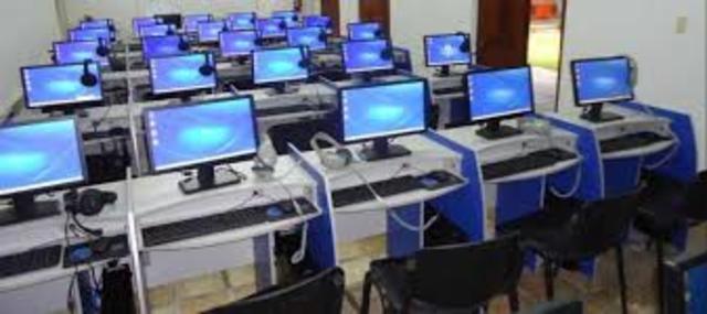 TECNOLOGÍA EN LAS AULAS DE CLASE