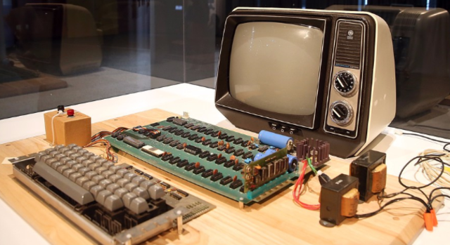 Steve Jobs - Apple I