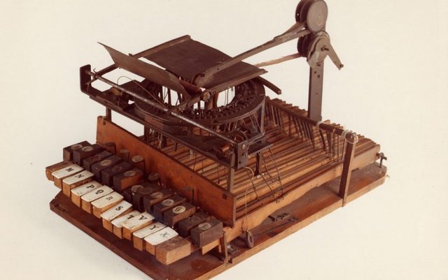 LA MÁQUINA DE ESCRIBIR