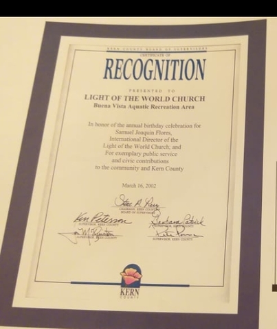Certificado de reconocimiento al Apóstol de Jesucristo Samuel Joaquín Flores por parte del Condado de Kern.