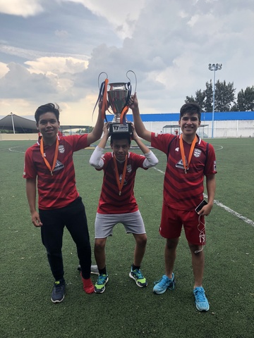 Gané mi primer trofeo con mi equipo