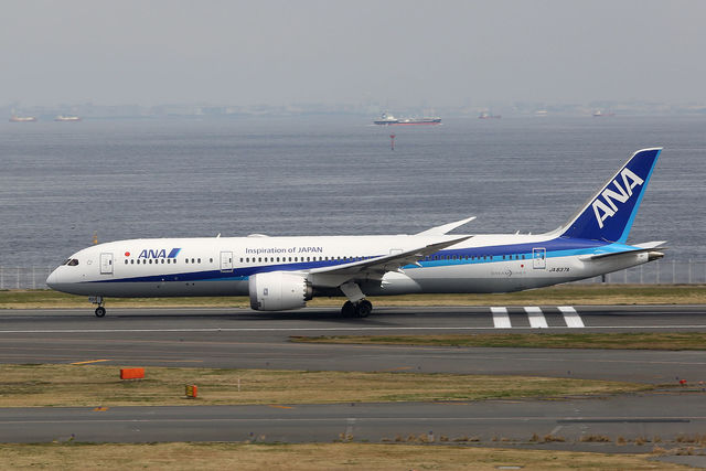 787 enters service with primary composite structure