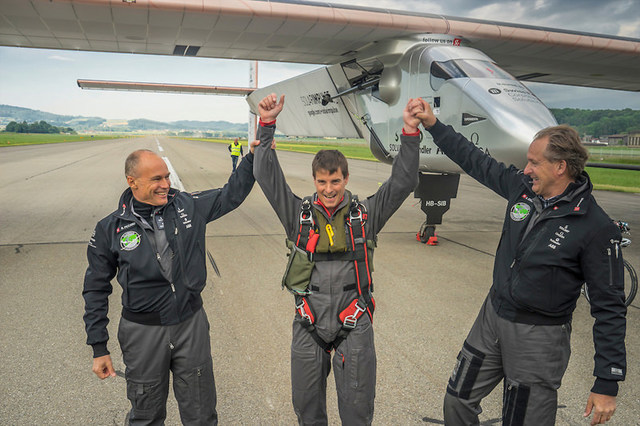 Solar Impulse performs the round-the-world tour without emissions