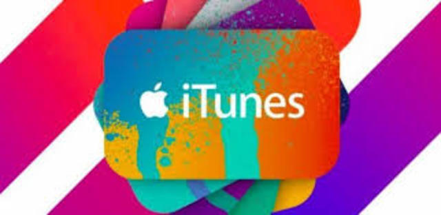 Aparición de iTunes lanzado por Apple.