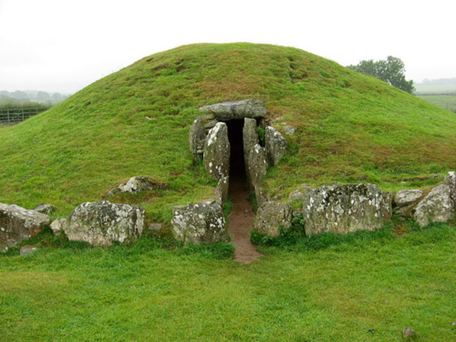 Knowth passage grave