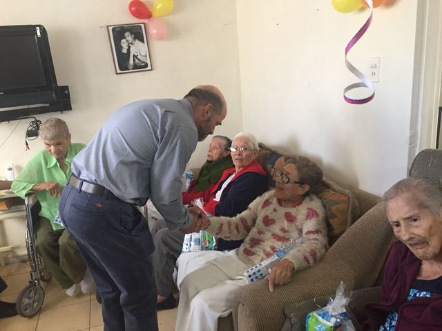 Festejo Acero Prime para los abuelitos