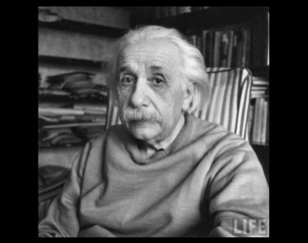 Einstein da el secreto de la bomba átomica