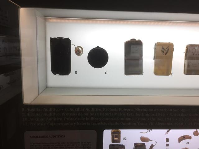 Primer auxiliar auditivo