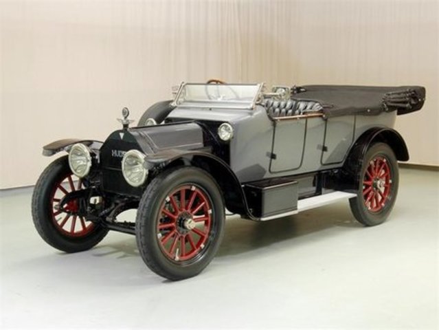 The nation’s first auto show opened in Madison Square Garden, NY (11-3-1900)