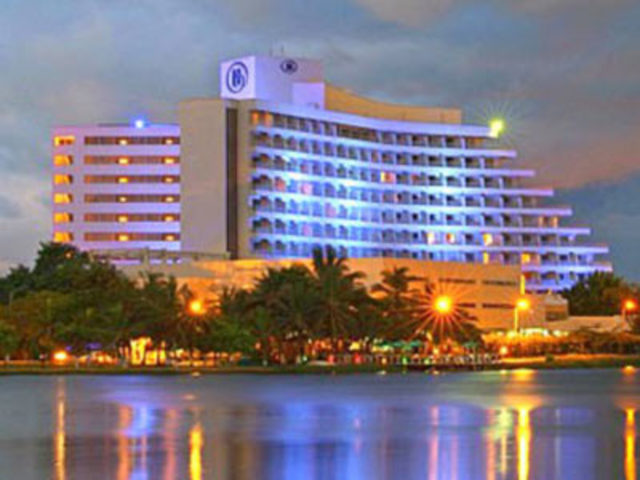 CDM; Bomba Hotel Hilton.