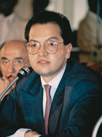 CDM; El Ministro niega la petición de Escobar.