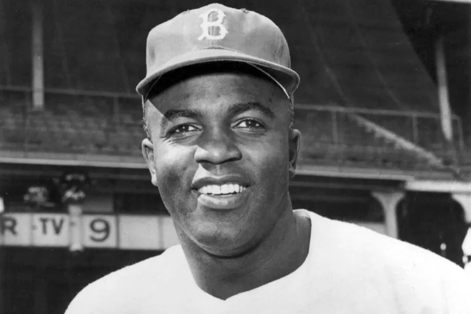 Jackie Robinson Breaks the Color Barrier