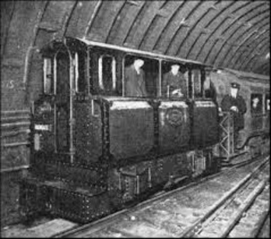 The first electric underground trains