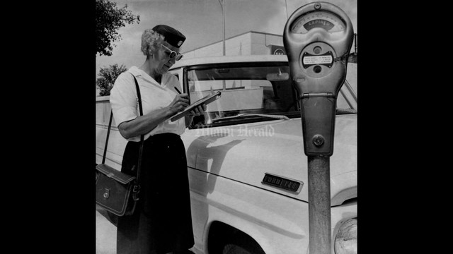 The first traffic meters are installed in the USA