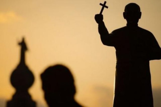 egyház monopóliumának megdőlése