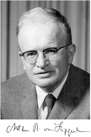 Arthur von Hippel en el MIT acuña el término- "ingeniería molecular".