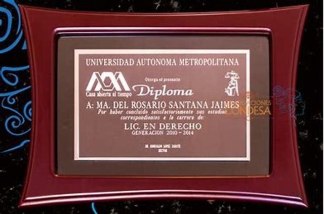 Aparecen los diplomas de graduación