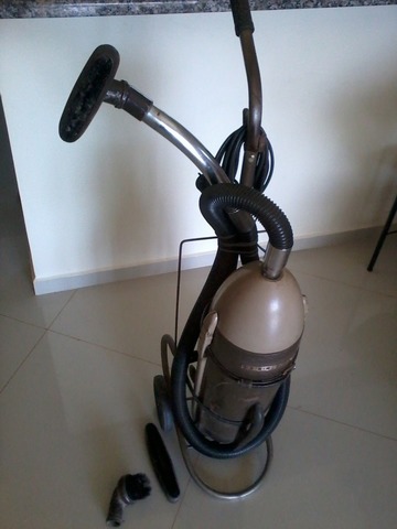 Aspirador elétrico