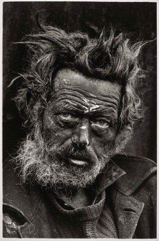 A homeless Irishman in Spitalfields / Don McCullin
