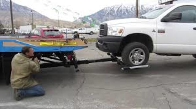 Wheel-Lift Tow Truck
