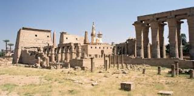 Luxor Pyramid - Architecture