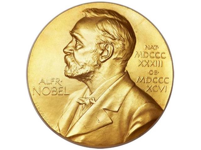 Donald Cram, Charles Petersen y Jean Marie Lehn, ganaron un premio nobel por su trabajo en química supra-molecular