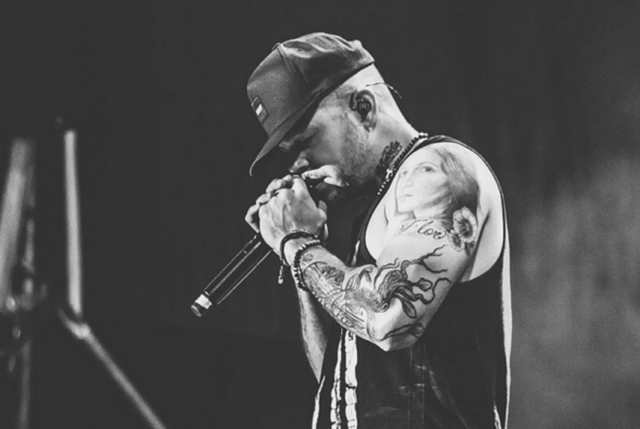 Primera cacnción con éxito internacional