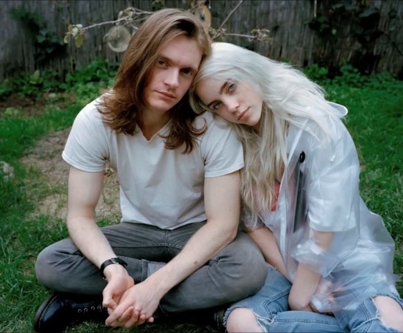 Began writing her own songs