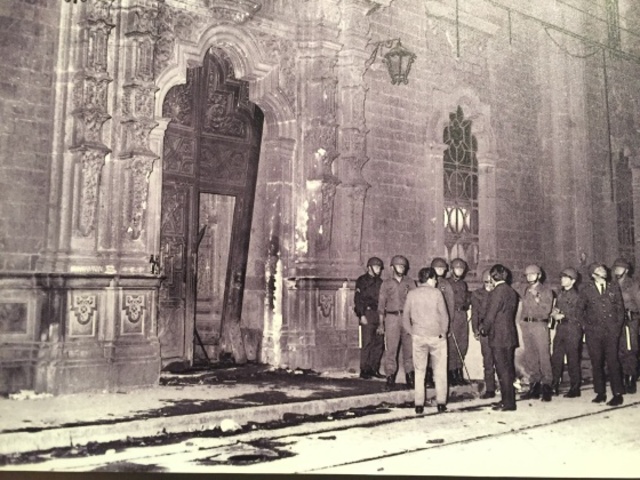 Policía y ejército ocupan planteles de la Escuela Nacional Preparatoria y del Instituto Politécnico Nacional