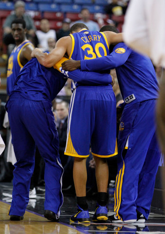 Steph Undergoes Ankle Surgery