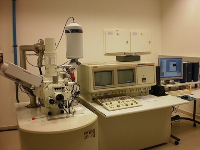 Microscopio de Emisión de Campo