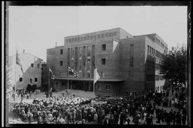 S'INAUGURA L' ESCOLA COLLASO I GIL