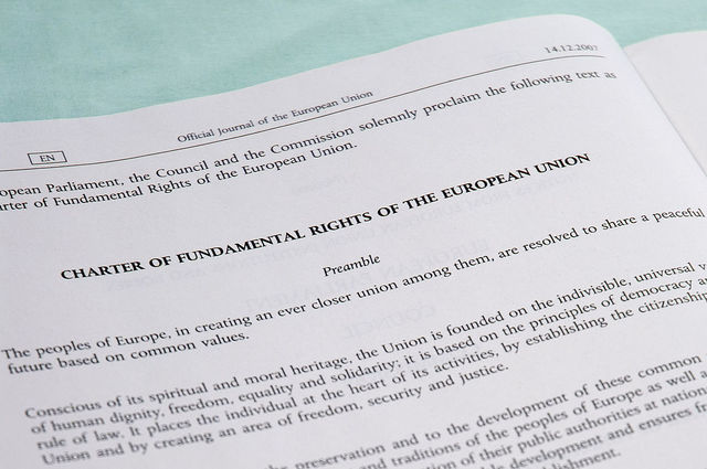 Dec 7, 2000 La Carta de los Derechos Fundamentales de la Unión Europea suscrita en Niza.