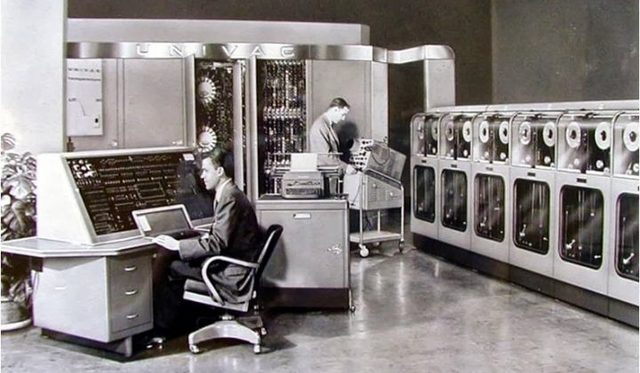 En los Estados Unidos se construye la primera computadora