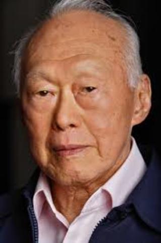 Lee Kuan Yew is born