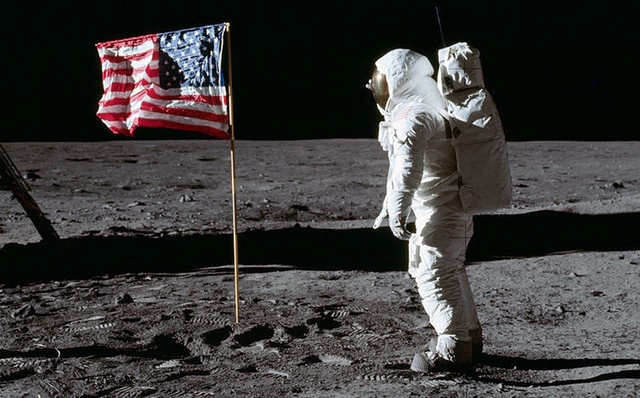 APOLO 11 LLEGÓ A LA LUNA (1.969)