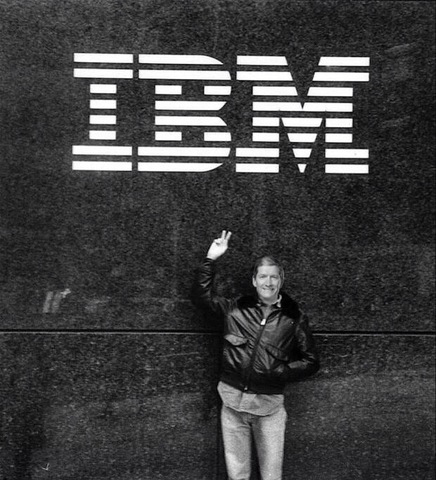 IBM (International Bussines Machine).