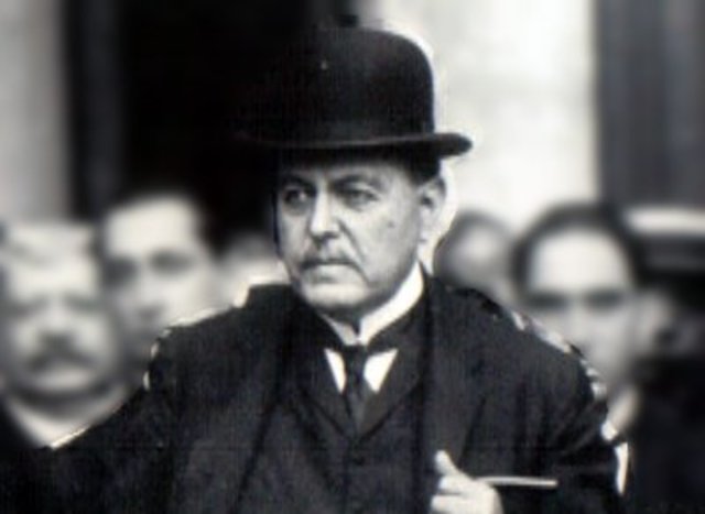 Yrigoyen asume la presidencia por segunda vez.