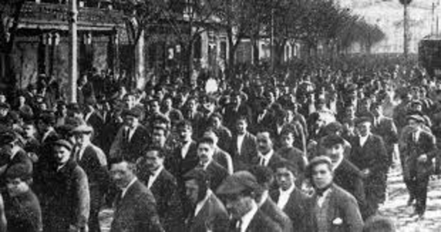 1917	Triple crisis. Huelga general. Juntas militares. Asamblea parlamentaria
