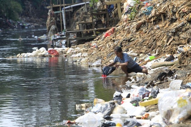 Consumo desmedido de bienes y servicios