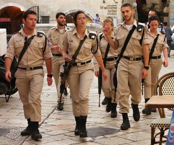 Israeli Army Officer Training is Integrated