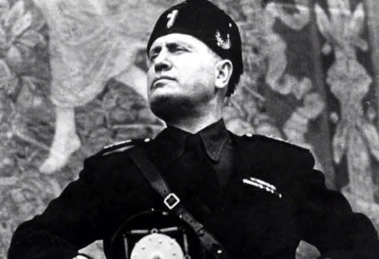Benito Mussolini reaches the power.