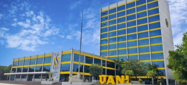 Aparecen las corporaciones de maestros y escolares, Las Universidades.